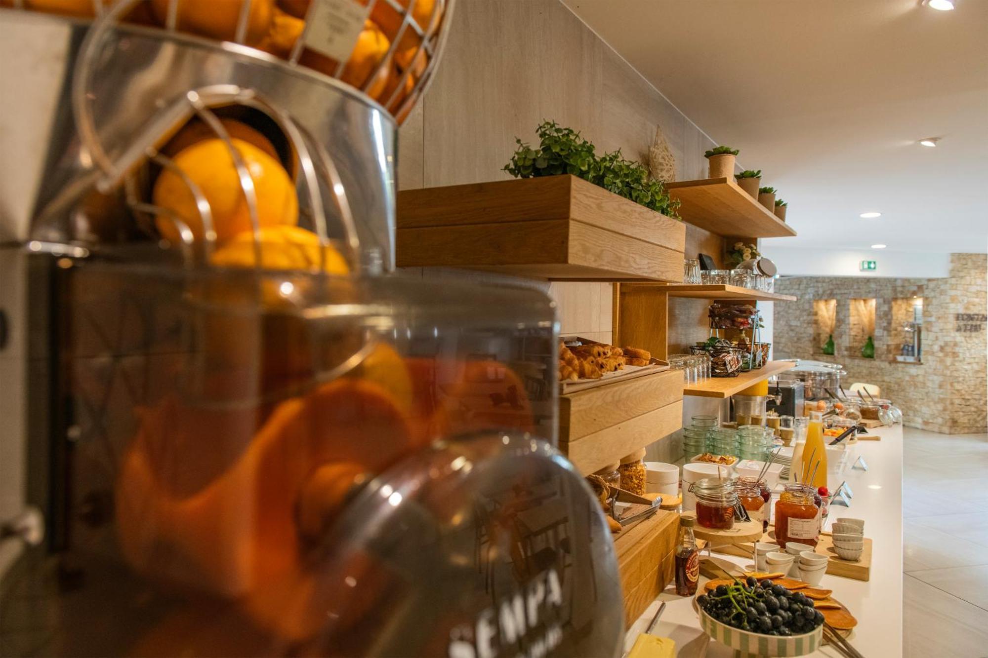 Kyriad Montpellier Est - Lunel Lunel  Ngoại thất bức ảnh