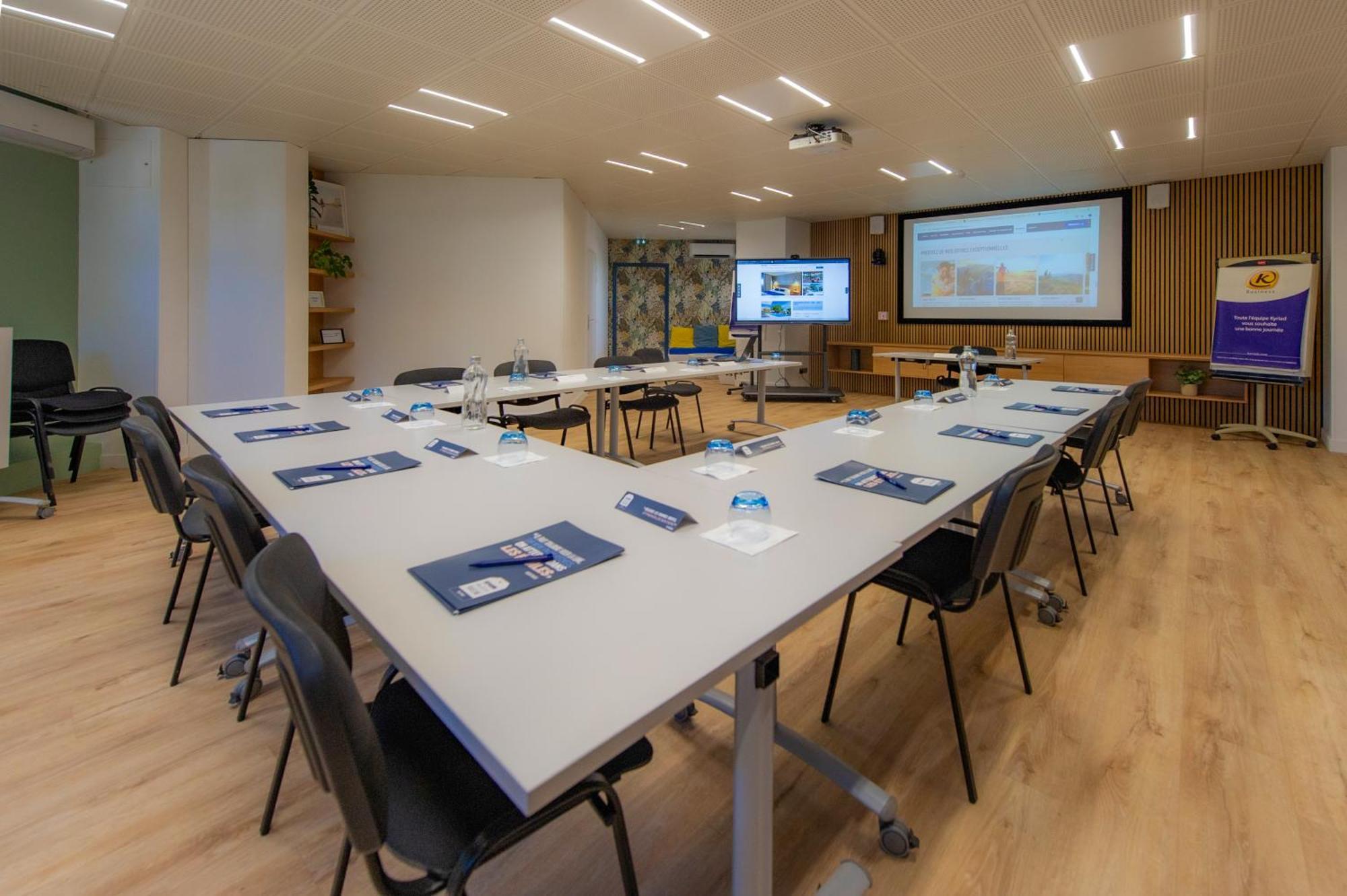 Kyriad Montpellier Est - Lunel Lunel  Ngoại thất bức ảnh