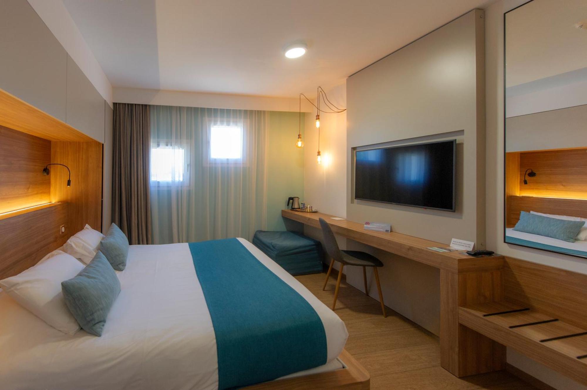 Kyriad Montpellier Est - Lunel Lunel  Ngoại thất bức ảnh