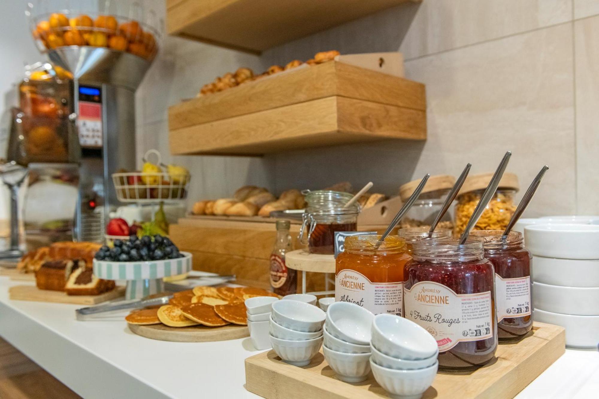 Kyriad Montpellier Est - Lunel Lunel  Ngoại thất bức ảnh